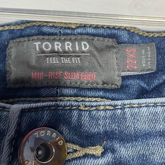 Torrid Mid-Rise Slim Bootcut Jeans Size 22XS - Picture 3 of 5
